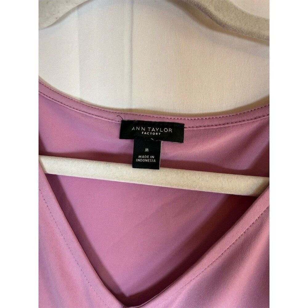 Ann Taylor Factory Blouse Womens Size M Purple V-Neck Peplum Top - Picture 2 of 8